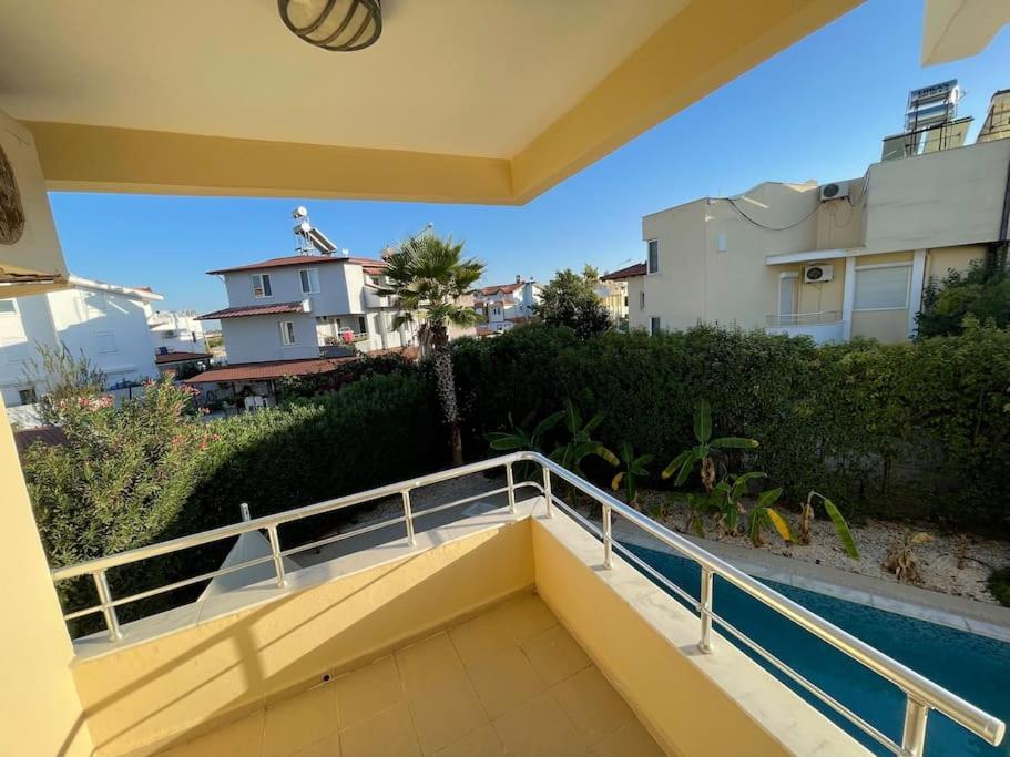 באלאק Excellent 3 Storey Villa With A Swimming Pool מראה חיצוני תמונה