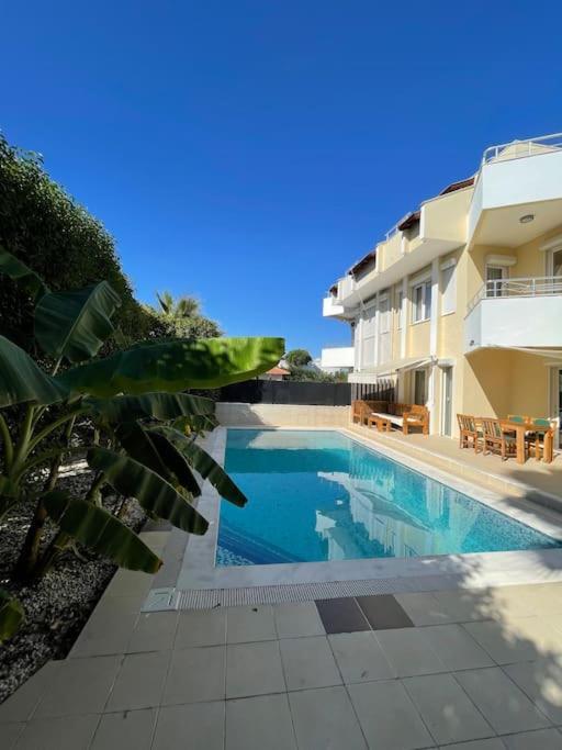 באלאק Excellent 3 Storey Villa With A Swimming Pool מראה חיצוני תמונה