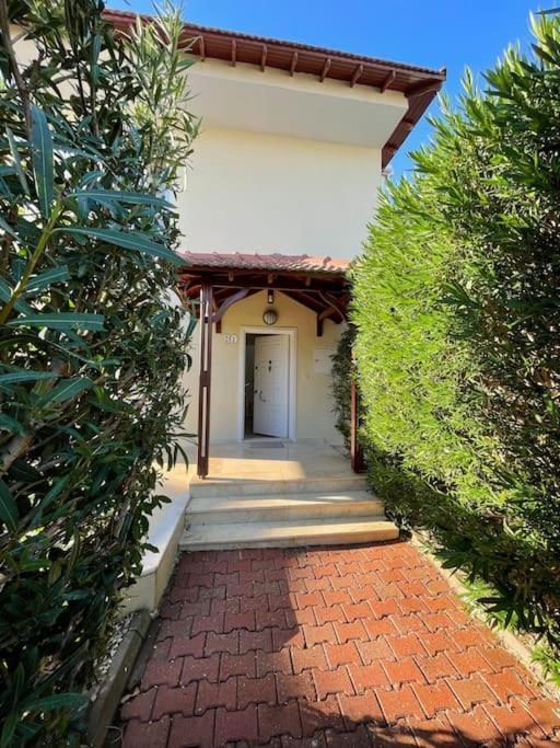 באלאק Excellent 3 Storey Villa With A Swimming Pool מראה חיצוני תמונה