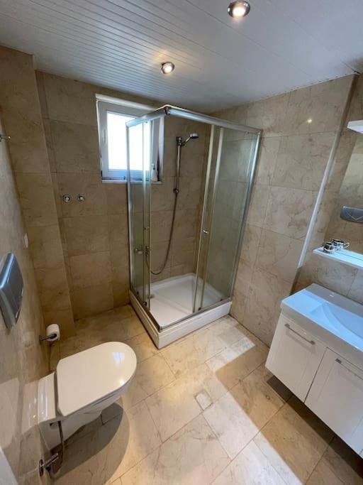 באלאק Excellent 3 Storey Villa With A Swimming Pool מראה חיצוני תמונה